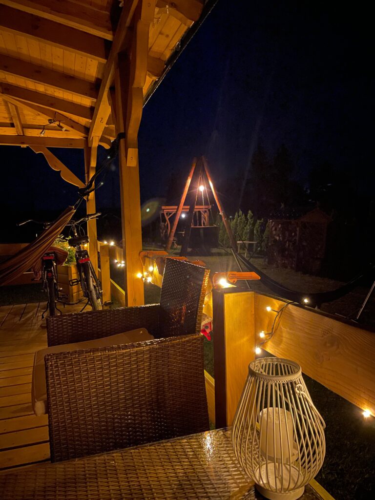Taras nocą domek III, balia